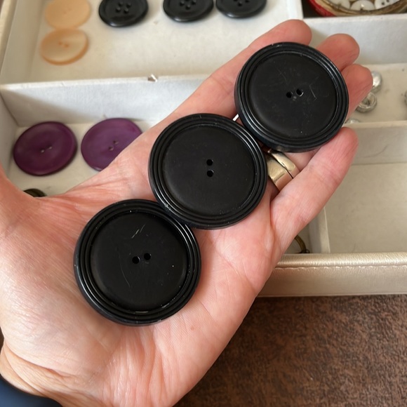 vintage buttons from an estate lot for sale - Picture 9 of 15